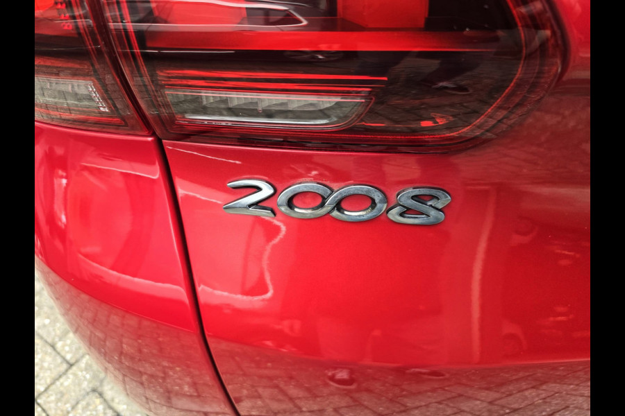 Peugeot 2008 1.2 110 PK | AUTOMAAT | 2E EIGENAAR | 12MND GARANTIE |