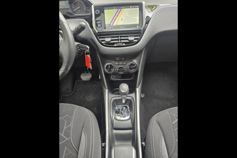 Peugeot 2008 1.2 110 PK | AUTOMAAT | 2E EIGENAAR | 12MND GARANTIE |