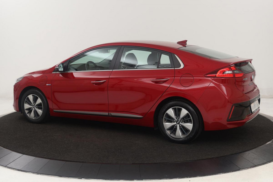 Hyundai IONIQ 1.6 GDI PHEV | Stoel & stuurverwarming | Adaptive cruise | Full LED | Camera | Carplay | Navigatie | Keyless | Climate control