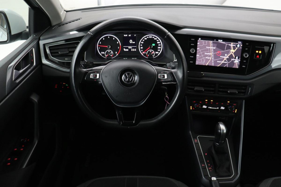 Volkswagen Polo 1.0 TSI Highline | Automaat | Stoelverwarming | Carplay | Navigatie | Climate control | Parkeerhulp | Cruise control | Bluetooth