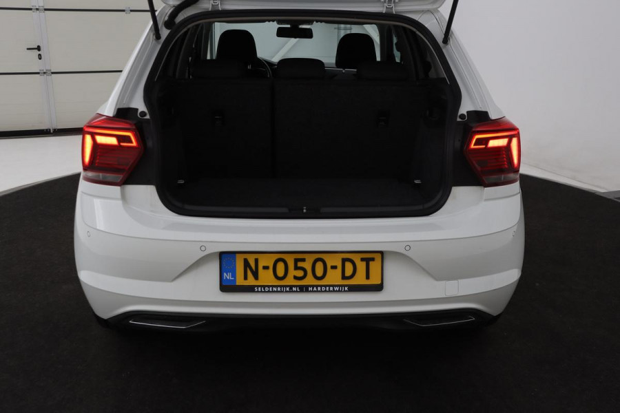 Volkswagen Polo 1.0 TSI Highline | Automaat | Stoelverwarming | Carplay | Navigatie | Climate control | Parkeerhulp | Cruise control | Bluetooth