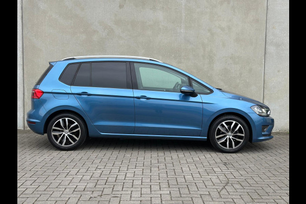 Volkswagen Golf Sportsvan 1.4 TSI Highline Xenon 17' Massage