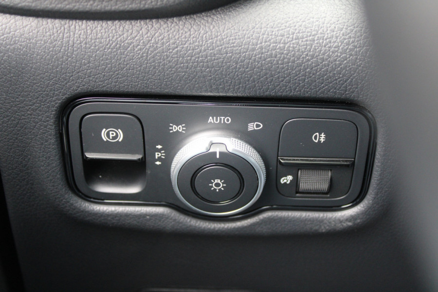 Mercedes-Benz Vito 114CDI L2 Pro - Distronic - 360 camera - Multibeam LED - Betimmering - Trekhaak 2500kg - Navigatie - Rijklaar