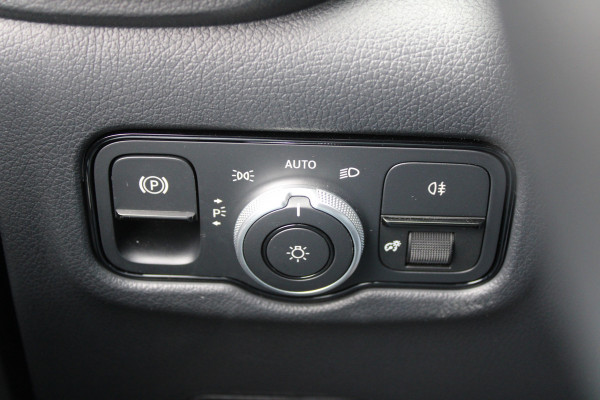 Mercedes-Benz Vito 114CDI L2 Pro - Distronic - 360 camera - Multibeam LED - Betimmering - Trekhaak 2500kg - Navigatie - Rijklaar