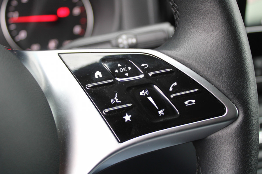 Mercedes-Benz Vito 114CDI L2 Pro - Distronic - 360 camera - Multibeam LED - Betimmering - Trekhaak 2500kg - Navigatie - Rijklaar
