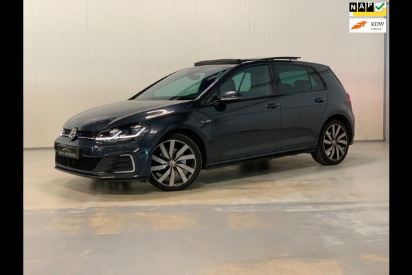 Volkswagen Golf 1.4 TSI PHEV GTE | PANO | ACC | CAMERA | MISTLAMPEN