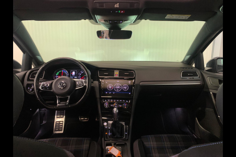 Volkswagen Golf 1.4 TSI PHEV GTE | PANO | ACC | CAMERA | MISTLAMPEN