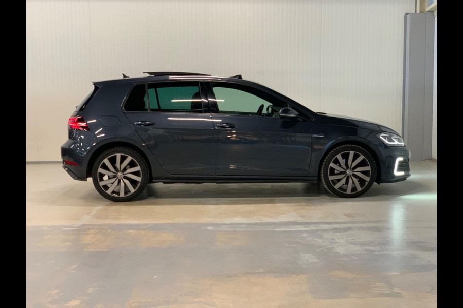 Volkswagen Golf 1.4 TSI PHEV GTE | PANO | ACC | CAMERA | MISTLAMPEN