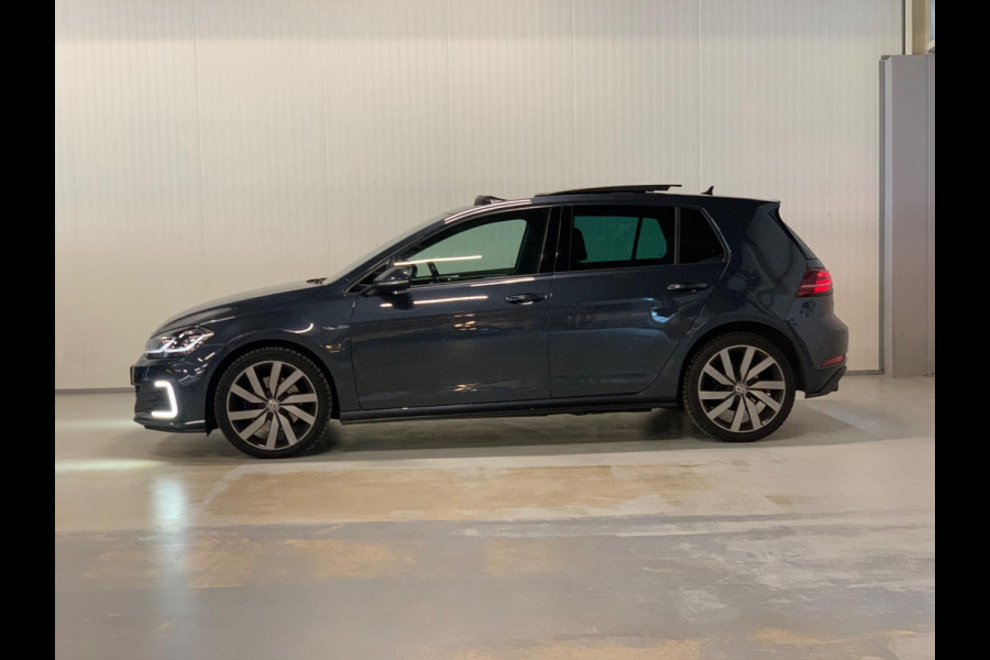 Volkswagen Golf 1.4 TSI PHEV GTE | PANO | ACC | CAMERA | MISTLAMPEN