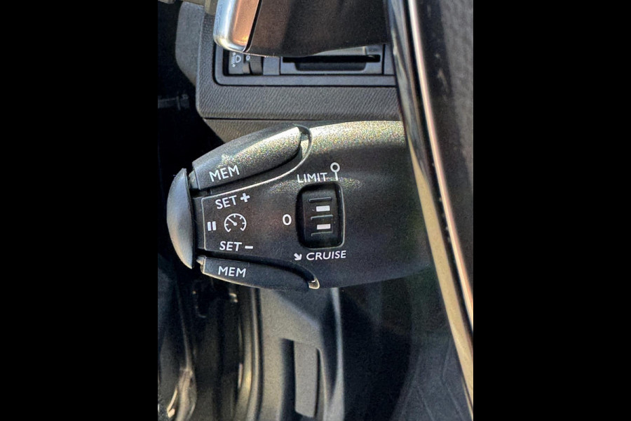 Peugeot 3008 1.2 PureTech STYLE Edition - Navigatie/Apple CarPlay I LED I PDC I Airco I Sport velgen I Dealer onderhouden