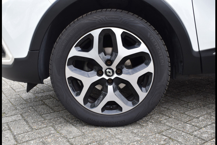 Renault Captur 0.9 TCe Intens / Navigatie / 17" LM / Sensoren achter / Carplay / Keyless