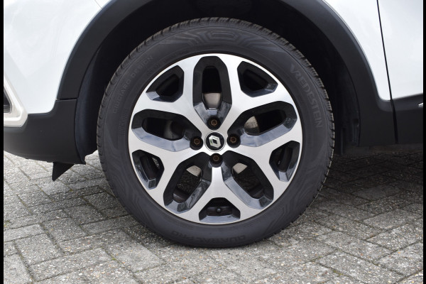 Renault Captur 0.9 TCe Intens / Navigatie / 17" LM / Sensoren achter / Carplay / Keyless