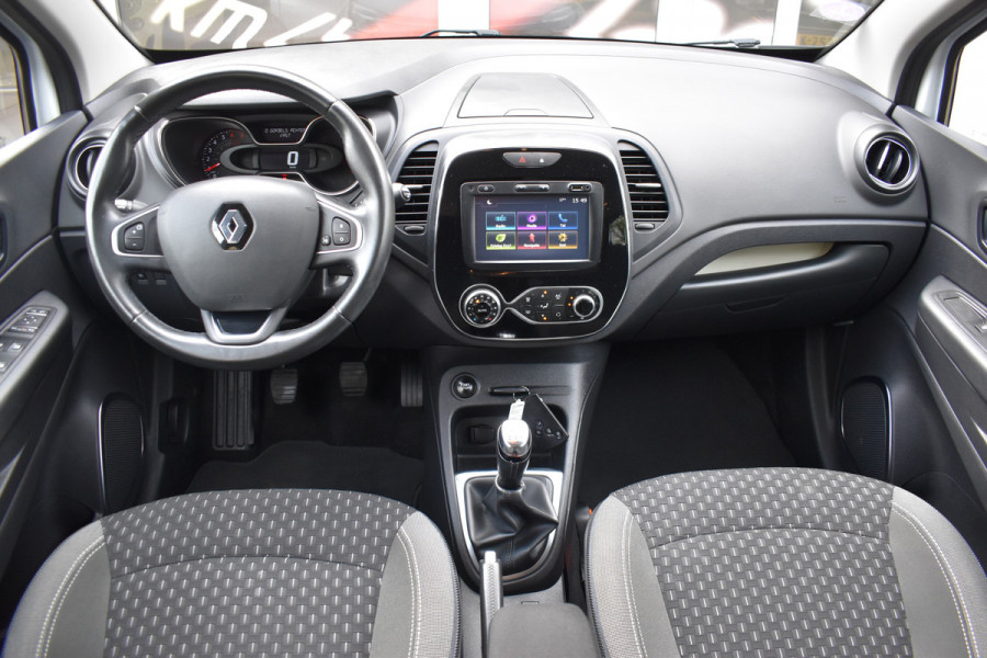 Renault Captur 0.9 TCe Intens / Navigatie / 17" LM / Sensoren achter / Carplay / Keyless