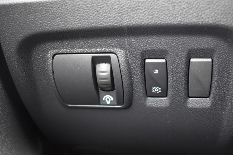 Renault Captur 0.9 TCe Intens / Navigatie / 17" LM / Sensoren achter / Carplay / Keyless