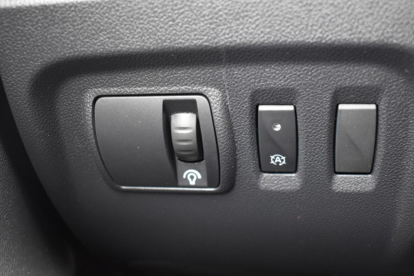 Renault Captur 0.9 TCe Intens / Navigatie / 17" LM / Sensoren achter / Carplay / Keyless