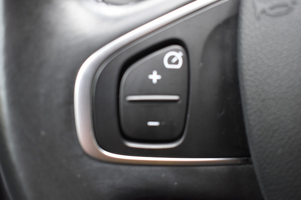 Renault Captur 0.9 TCe Intens / Navigatie / 17" LM / Sensoren achter / Carplay / Keyless