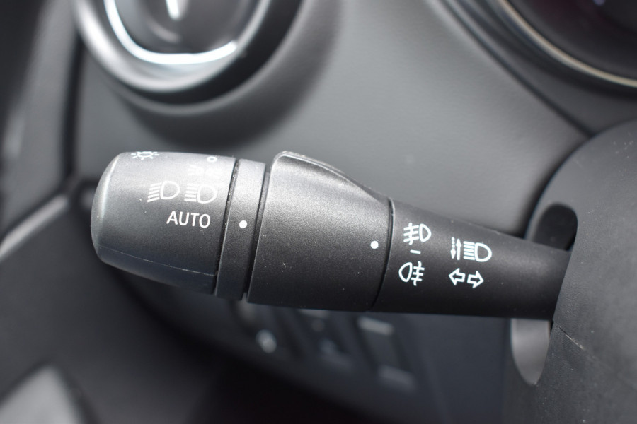 Renault Captur 0.9 TCe Intens / Navigatie / 17" LM / Sensoren achter / Carplay / Keyless