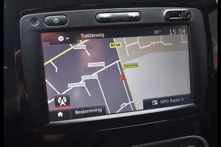 Renault Captur 0.9 TCe Intens / Navigatie / 17" LM / Sensoren achter / Carplay / Keyless