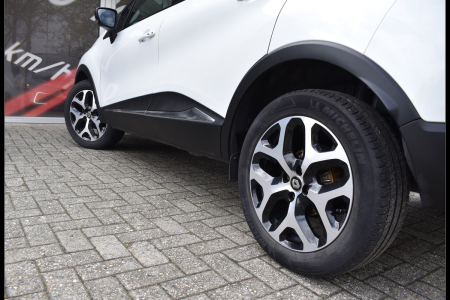 Renault Captur 0.9 TCe Intens / Navigatie / 17" LM / Sensoren achter / Carplay / Keyless