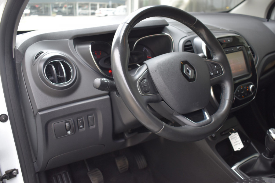 Renault Captur 0.9 TCe Intens / Navigatie / 17" LM / Sensoren achter / Carplay / Keyless