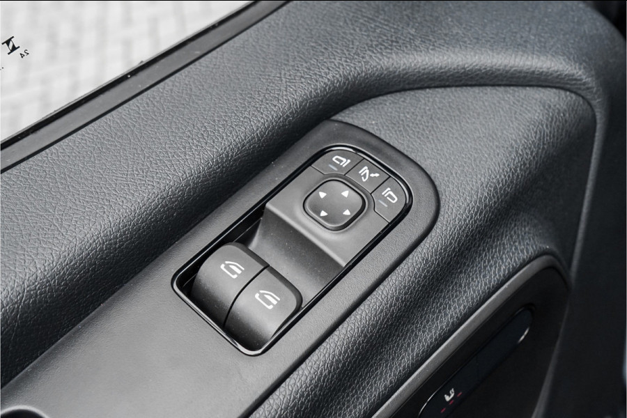 Mercedes-Benz Sprinter 319 1.9 CDI L2H1 Black Pack Luxe BPM Vrij Trekhaak