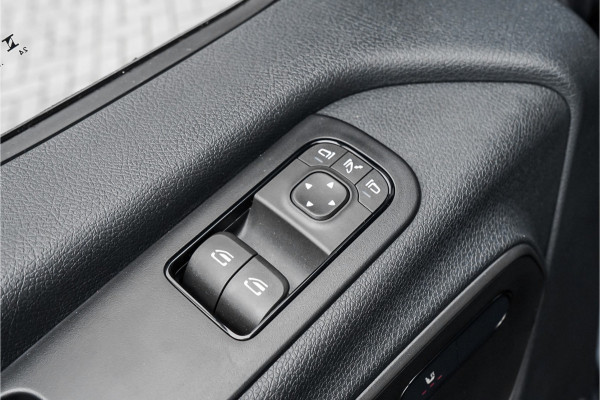 Mercedes-Benz Sprinter 319 1.9 CDI L2H1 Black Pack Luxe BPM Vrij Trekhaak