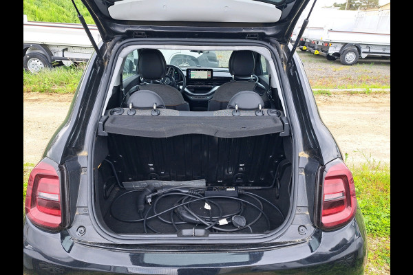Fiat 500E Icon 3+1 42 kWh | Navigatie | Pdc |