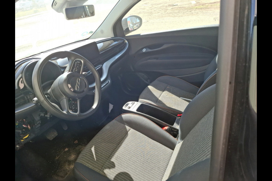 Fiat 500E Icon 3+1 42 kWh | Pdc | LM Velgen |
