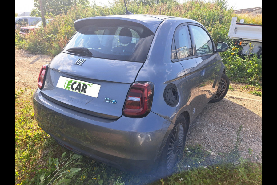 Fiat 500E Icon 3+1 42 kWh | Navigatie | LM Velgen |