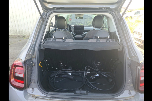 Fiat 500E Icon 3+1 42 kWh | Navigatie | LM Velgen |