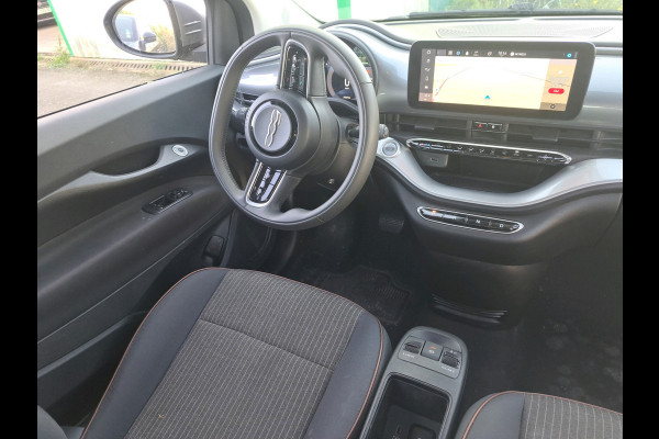 Fiat 500E Icon 3+1 42 kWh | Navigatie | LM Velgen |