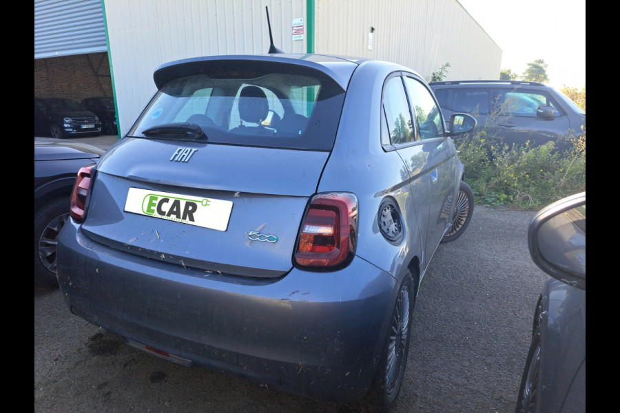 Fiat 500E Icon 3+1 42 kWh | Navigatie | LM Velgen |