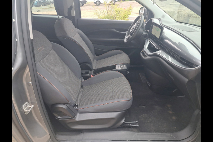 Fiat 500E Icon 3+1 42 kWh | Navigatie | LM Velgen | Pdc |