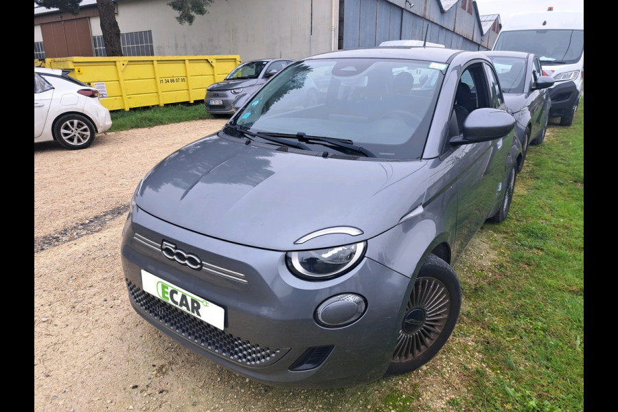 Fiat 500E Icon 3+1 42 kWh | Navigatie | LM Velgen | Pdc |