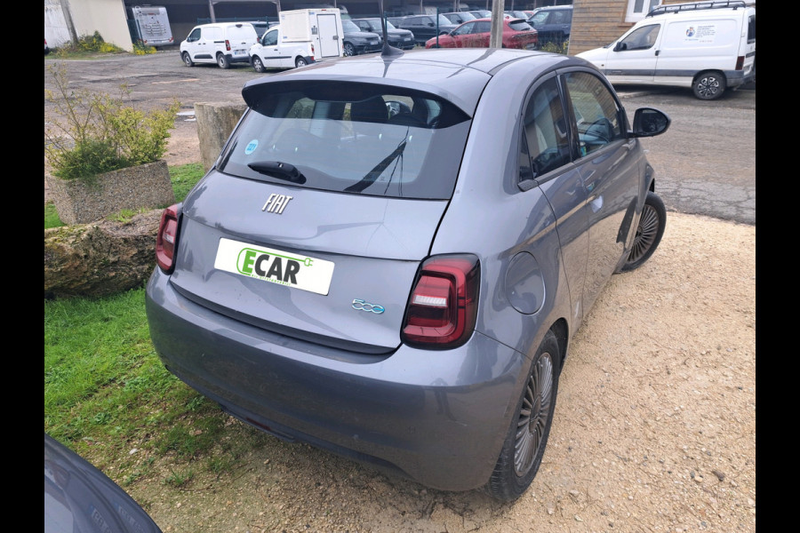 Fiat 500E Icon 3+1 42 kWh | Navigatie | LM Velgen | Pdc |