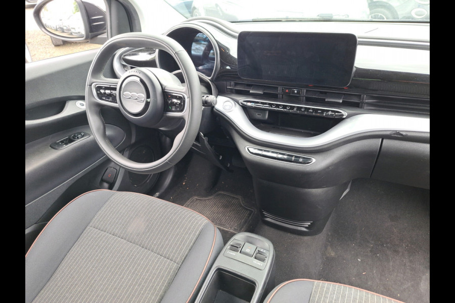 Fiat 500E Icon 3+1 42 kWh | Navigatie | LM Velgen |