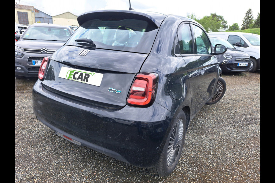 Fiat 500E Icon 3+1 42 kWh | Navigatie | LM Velgen |
