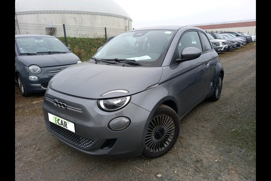 Fiat 500E Icon 3+1 42 kWh | Navigatie | LM Velgen |