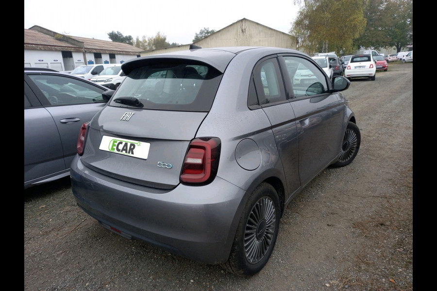 Fiat 500E Icon 3+1 42 kWh | Navigatie | LM Velgen |
