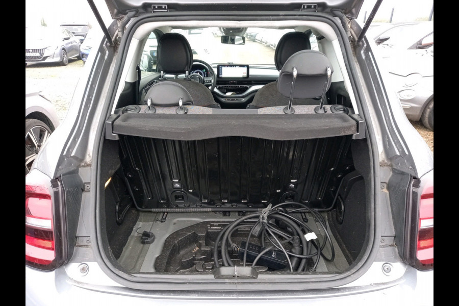 Fiat 500E Icon 3+1 42 kWh | Navigatie | LM Velgen |