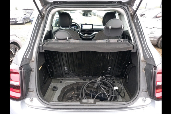 Fiat 500E Icon 3+1 42 kWh | Navigatie | LM Velgen |