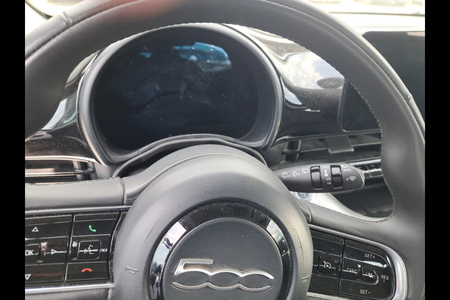 Fiat 500E Icon 3+1 42 kWh | Navigatie | LM Velgen |