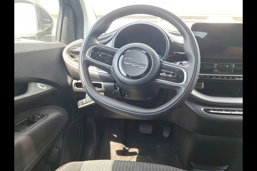Fiat 500E Icon 3+1 42 kWh | Navigatie | LM Velgen |