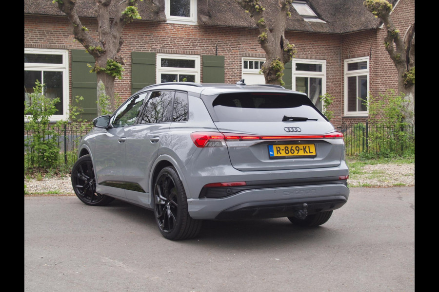 Audi Q4 e-tron 40 Launch edition S Competition 77 kWh | Camera | Apple Carplay | Cruise Control | Trekhaak |