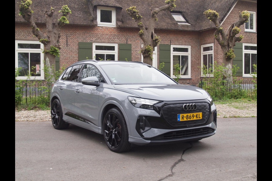 Audi Q4 e-tron 40 Launch edition S Competition 77 kWh | Camera | Apple Carplay | Cruise Control | Trekhaak |
