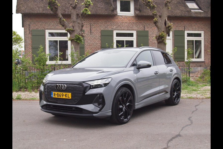 Audi Q4 e-tron 40 Launch edition S Competition 77 kWh | Camera | Apple Carplay | Cruise Control | Trekhaak |