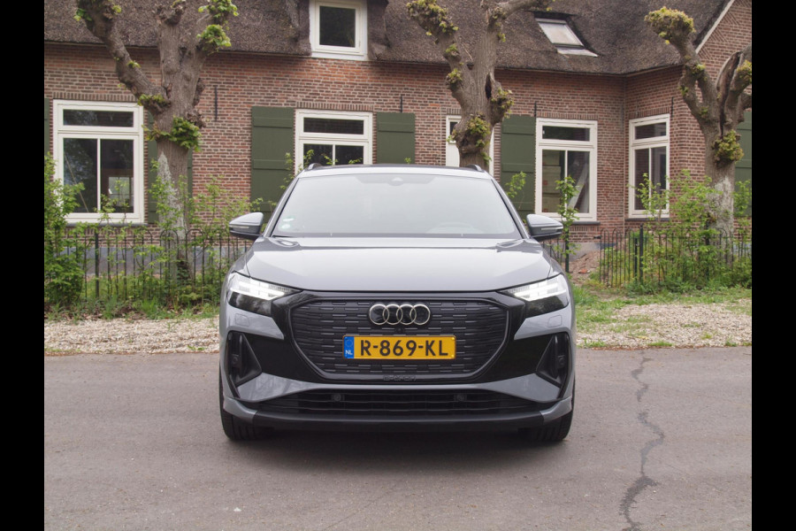 Audi Q4 e-tron 40 Launch edition S Competition 77 kWh | Camera | Apple Carplay | Cruise Control | Trekhaak |