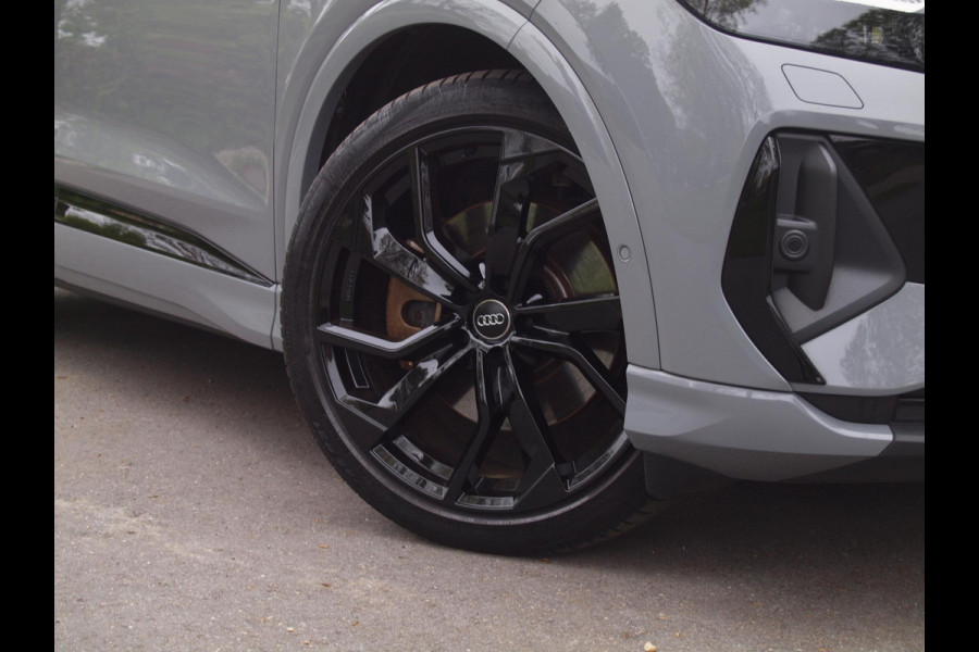 Audi Q4 e-tron 40 Launch edition S Competition 77 kWh | Camera | Apple Carplay | Cruise Control | Trekhaak |