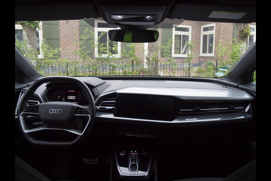 Audi Q4 e-tron 40 Launch edition S Competition 77 kWh | Camera | Apple Carplay | Cruise Control | Trekhaak |
