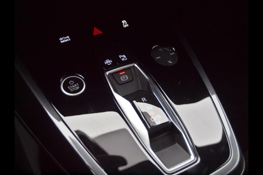 Audi Q4 e-tron 40 Launch edition S Competition 77 kWh | Camera | Apple Carplay | Cruise Control | Trekhaak |